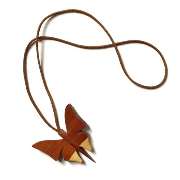 Vintage 1970's Wooden Butterfly Long Boho Hippie Necklace Leather Strap Bohemian - Picture 5 of 5